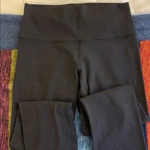 Black Lululemon Wonder Under 7/8 Leggings